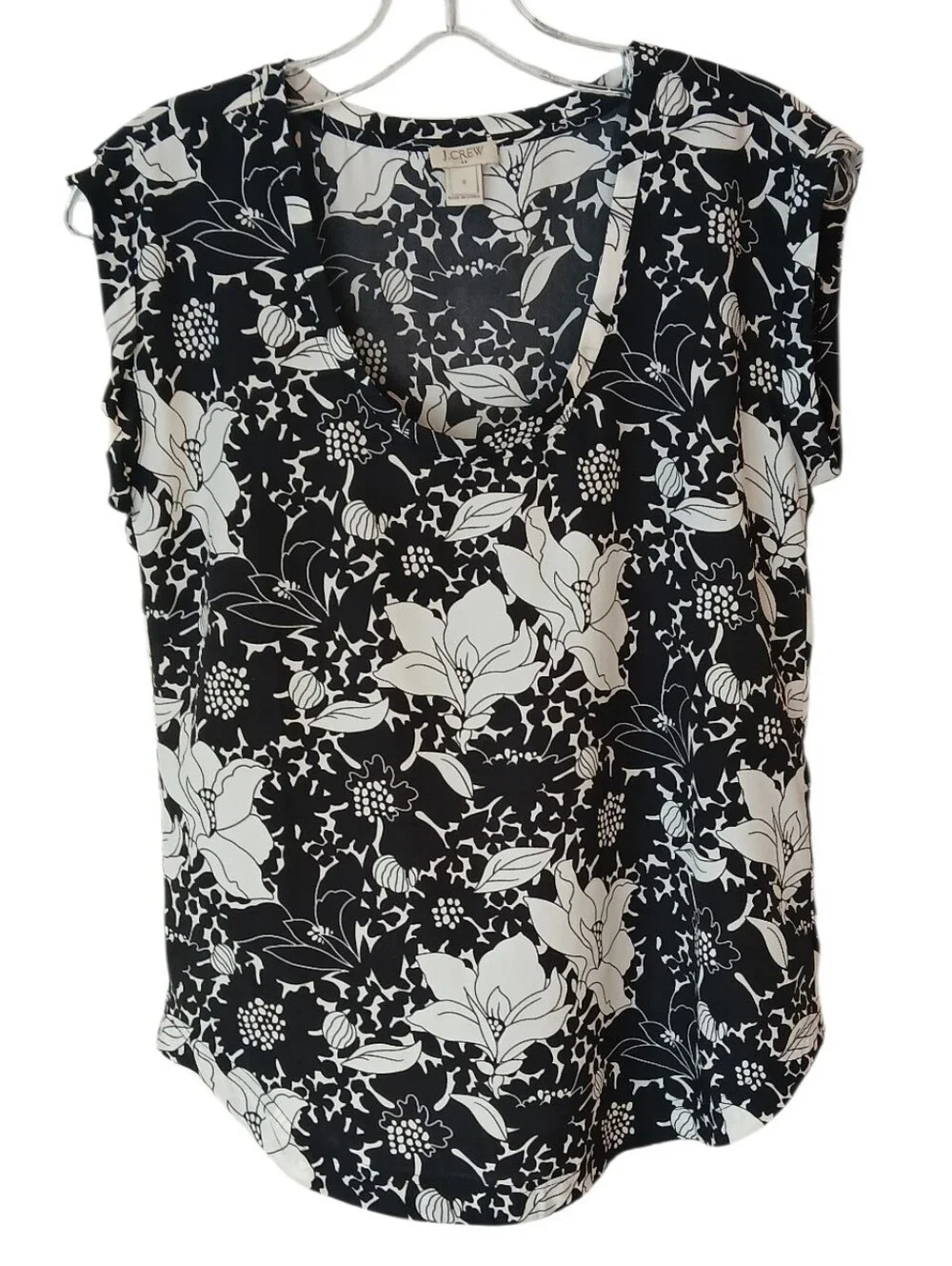 J. Crew Black and White Floral V-Neck Cap-Sleeve Blouse Size 0